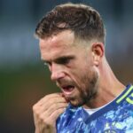 Jordan Henderson trpí veľkými rozpakmi, pretože moderovanie Ajaxu varuje futbalový šport