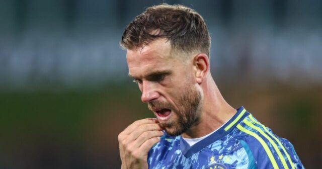 Jordan Henderson trpí veľkými rozpakmi, pretože moderovanie Ajaxu varuje futbalový šport

