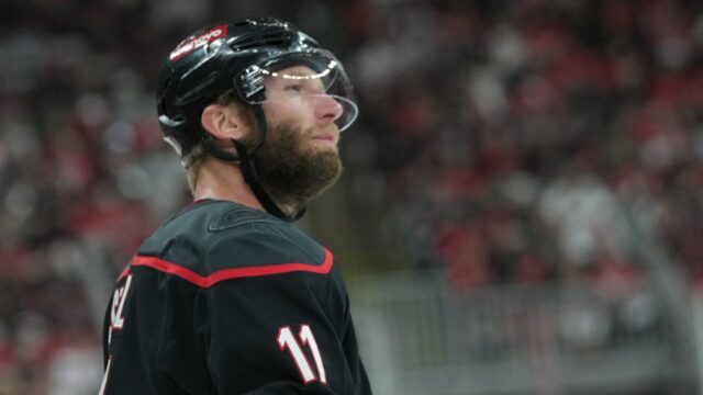 Jordan Staal Hurricanes má tupé hodnotenie straty tímov proti Panthers

