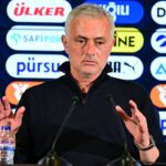 Jose Mourinho mlčí o budúcnosti, pretože titul Fenerbahce dúfa, že mizne