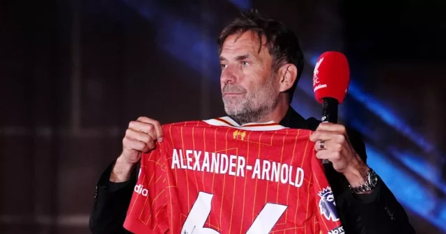 Jurgen Klopp montre de vraies couleurs dans Trent Alexander-Arnold Row car il a dû «éteindre la télévision»
