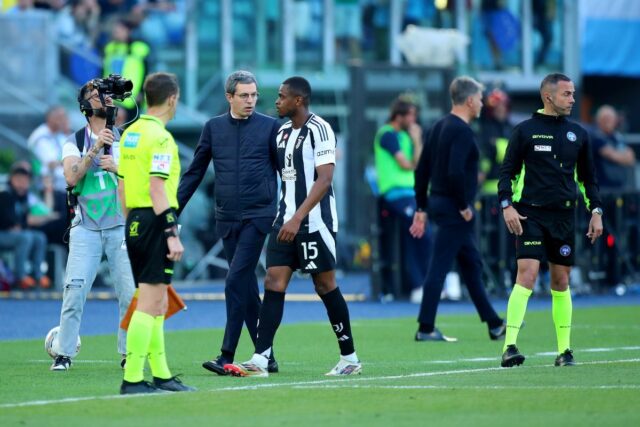 Juventus nájde Kalulu interne pre vzácnu červenú kartu na kresbe 1-1 Lazio

