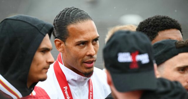 Kapitán Liverpool Virgil van Dijk pošle obete prehliadky štýlovú správu

