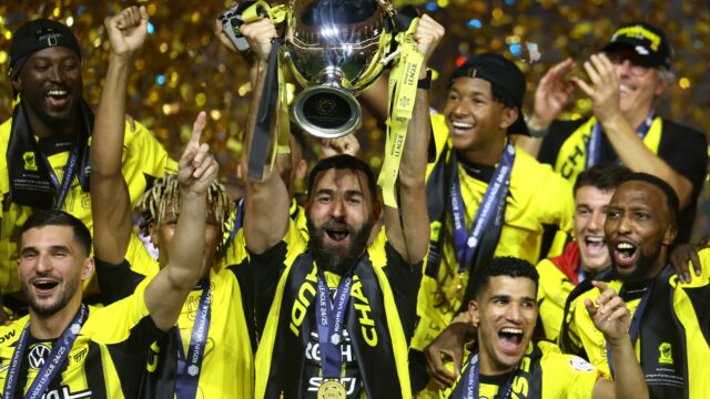 Benzema skóroval dvakrát, aby pomohol na Ittihad porazil Al Qadsiah 3-1 vo finále King's Cup Final