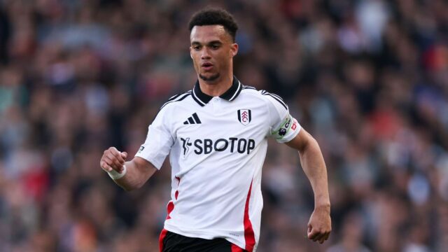 Kojmnt -'antonee Robinson je vystavený operácii kolena, Fulham potvrdzuje


