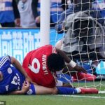Taiwo Awoni sa v nedeľu zrazil neskoro v Nottinghamskom lese proti Leicesteru a jeho násilnému zraneniu bolo možné zabrániť zmenou offside protokolu.