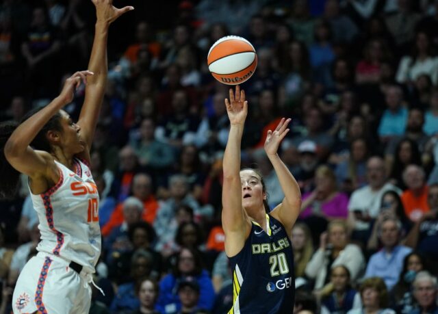WNBA: Dallas Wings Connecticut Sunil