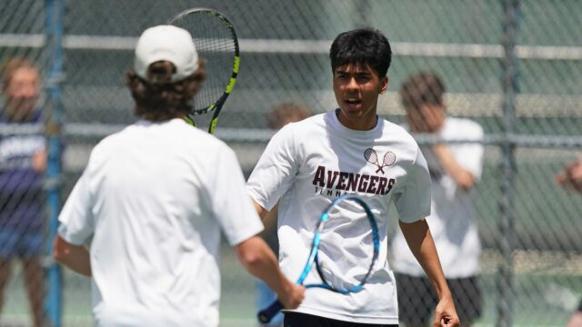 Kvalita od La Salle v porovnaní s East Greenwich Boys Tennis di semifinále pondelok

