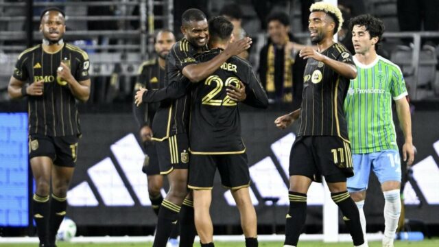 LAFC beží neporazený na 6, trup na Souder s 4: 0

