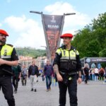 La police de Bilbao lance `` la plus grande opération de tous les temps '' alors que les fans de Man Utd et Spurs se bagarrent dans les rues