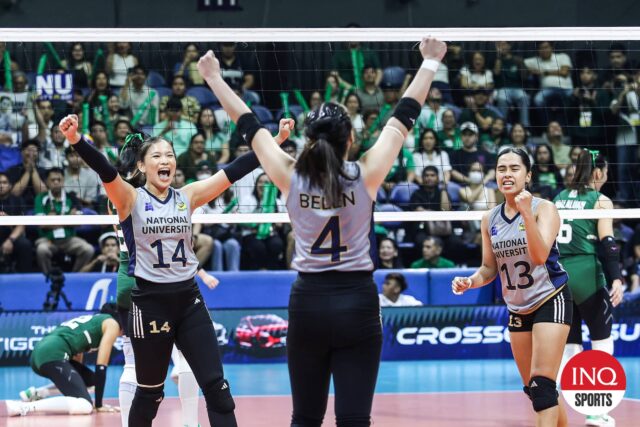 Nu Lady Bulldogs oslavuje po porazení La Salle Lady Spikers v 1. sezóne UAAP 87 žien volejbalových finálov.