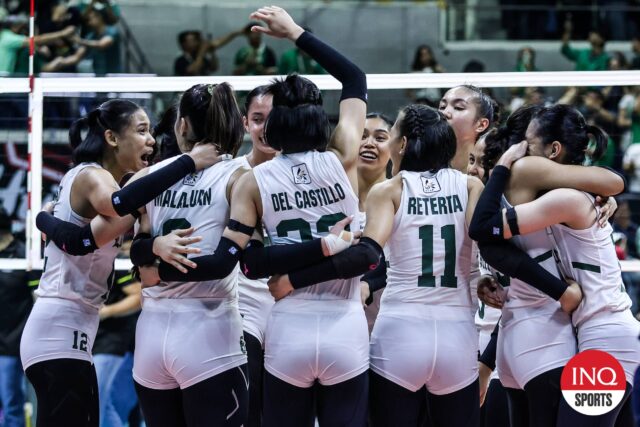 La Salle Lady Spikers oslavuje po prekonaní zlatých tigrov v Final Four, aby postúpila ženská volejbalová sezóna UAAP 87. –Marlo Cueto/Consultor.net.net