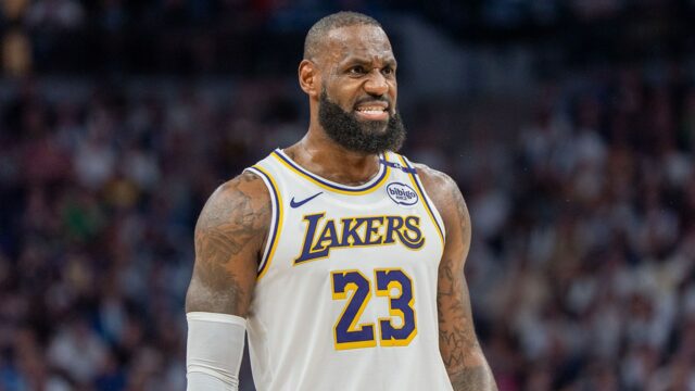 LeBron James bude chýbať s Gala po zranení

