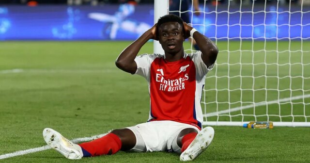 Les fans d'Arsenal fumé «ne peuvent pas faire ça» au moment de Bukayo Saka dans la défaite du PSG
