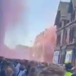Les fans de Liverpool se vengent d'Everton avec une farce alors que les Toffees disent adieu à Goodison