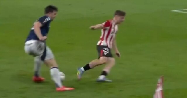 Les fans de l'homme Utd disent "Yamal qui?" Après que les compétences «magiques» Harry Maguire mette en place un objectif crucial

