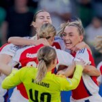 Les femmes d'Arsenal font l'histoire alors qu'elles étourdissent Barcelone pour remporter la Ligue des champions