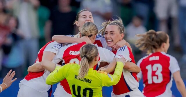 Les femmes d'Arsenal font l'histoire alors qu'elles étourdissent Barcelone pour remporter la Ligue des champions
