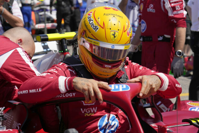 Ferrariho vodič, Lewis Hamilton z Británie 