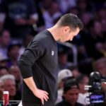 Listy pre šport: Sťažujúc sa porovnávacieho výstupu Lakersovho play -off