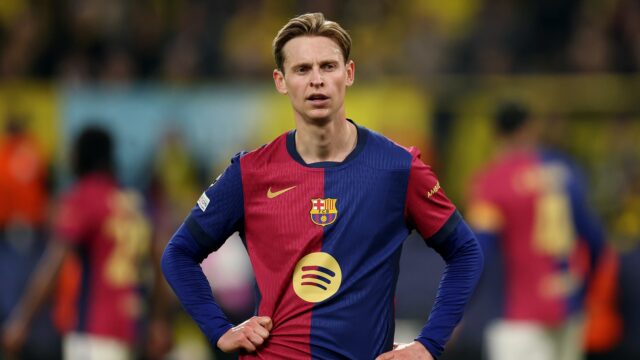 Liverpool Keeen na Frenkie Young Amid Man City, PSG záujem

