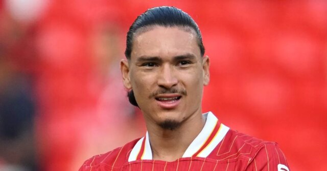 Liverpool Transfer News: Darwin Nunez devrait partir alors que les Reds entrent dans Race for Bargain Winger
