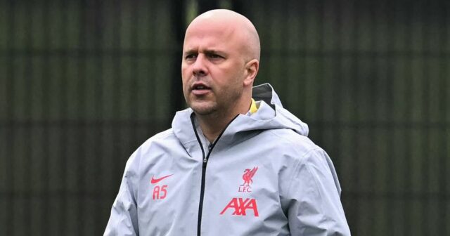 Liverpool Transfer News: Target Eyes Move après avoir rencontré Arne Slot au domicile du manager
