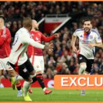 Rayan Cherki oslavuje poznámky pre Lyona proti Man United