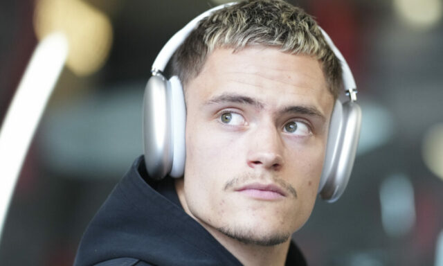 Fansult On Rodez Player Player účtuje Bordeaux Provition Chance
