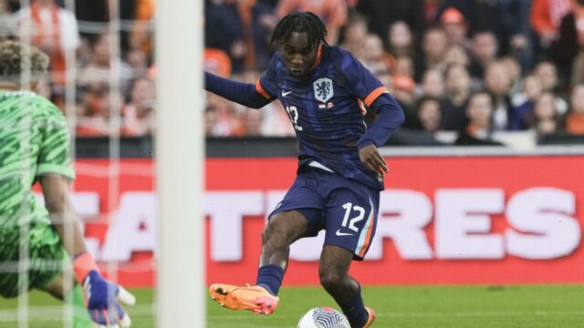 Liverpool podpísal Jeremie Frimong od Bayer Leverkusen

