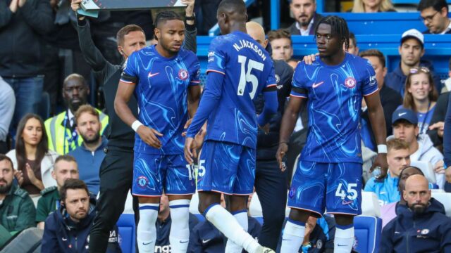 Liverpool „iniciuje diskusie“ Barbecue „Chelsea“, keď sa diera uzatvára v prvom letnom podpise “


