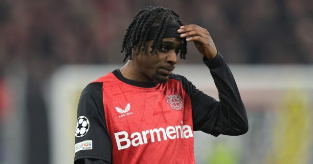 Liverpoolská Jeremie Frimpong Chase sa otočila, keď šéf klubu zasiahne späť prevod

