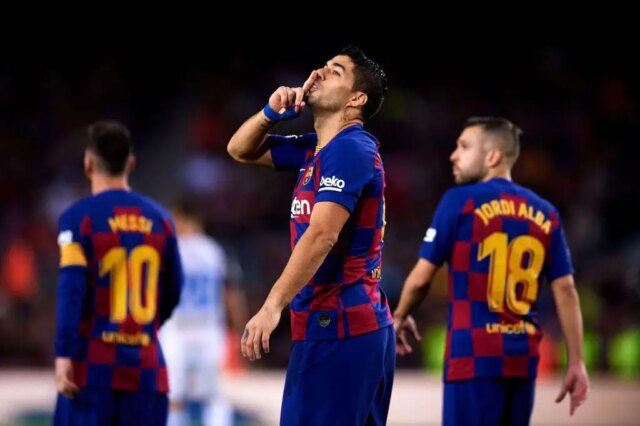 Luis Suárez vymenuje dve barcelonské hviezdy, ktoré sú „nad“ zvyškom tímu Hansi Flick

