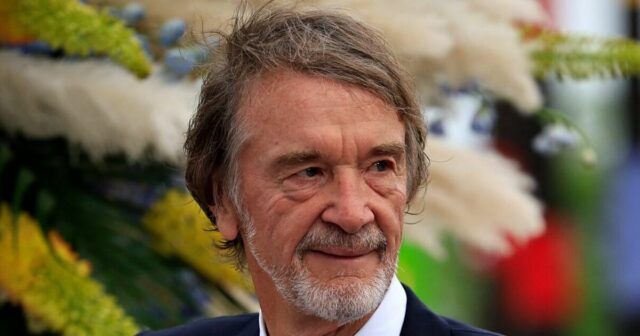 MAN UTD NOVINKY: Sir Jim Ratcliffe 'Axes Dve ďalšie horúce bodky, keď nemilosrdné tašky pokračujú | Futbalový šport

