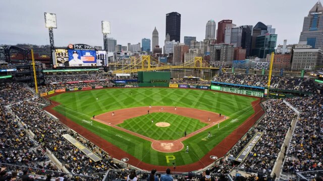 MLB News: GoFundMe začína pre fanúšikov pirátov, ktorí padli zo stánkov

