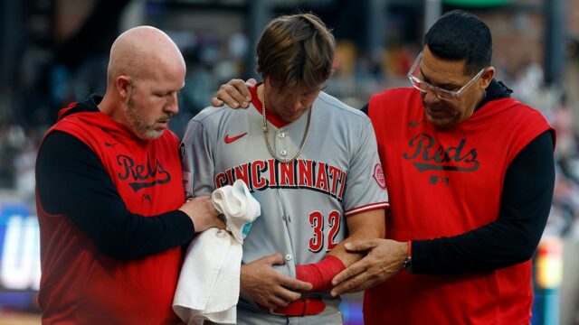 MLB News: Reds Rookie Breaks Arm, ktorý havaruje proti stene s pokusom o potápanie

