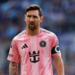 Majiteľ Lionel Messi majiteľa PSG Sly's výkop pre obvinenie z postoja