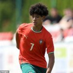 Manchetser United Scout informoval, že Cristiano Ronaldo Jr v utorok sledoval svoj východ do Portugalska do 15 rokov.