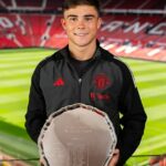 Harry Amass, Jimmy Murphy z Man United bol vybraný ako mladý hráč roka
