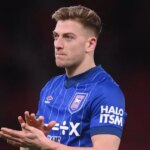 Man Utd a Chelsea nájdu osud Liama ​​Delapa za 30 miliónov GBP „rozhodnúť sa o prevode“