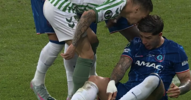 Man utd flop Antony a «Moment of Madness» et «Headbutts» enzo Fernandez de Chelsea
