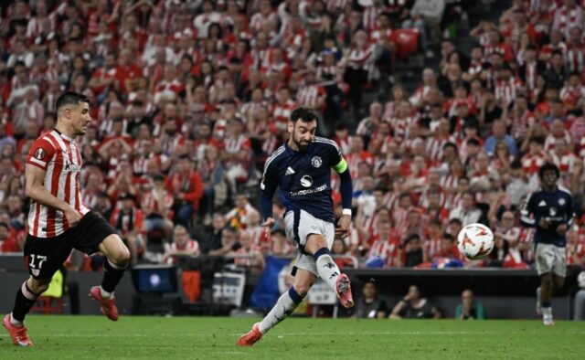 Manchester United Sens Control nad semifinále Európskej ligy proti atletickej Bilbe 10 osôb

