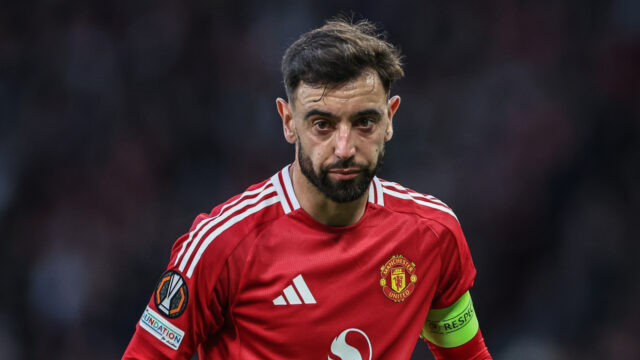 Manchester United objasňuje jej postoj, keď rastie záujem Blízkeho východu v hlavnej hviezde

