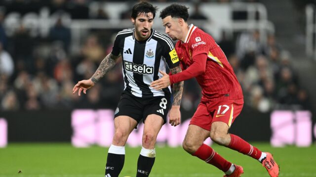 Manchester United pripravený minúť 100 miliónov EUR na Newcastle Star Sledovanú spoločnosťou PSG

