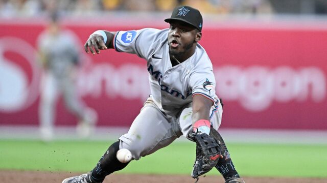 Marlins 'Ronny Simon listy v slzách po drahých chybách v comebacku Padres

