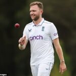 Sam Cook je zapojený do tímu Anglicka pre jeden čas Zimbabwe One -Time Test