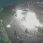 Do domu Juana Cazaresa prišli tri maskované kriminálnici a dostali sa do Ablazy so štyrmi benzínovými bombami