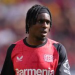 Micah Richards avertit Liverpool sur la stratégie de transfert «dur» Jeremie Frimpong