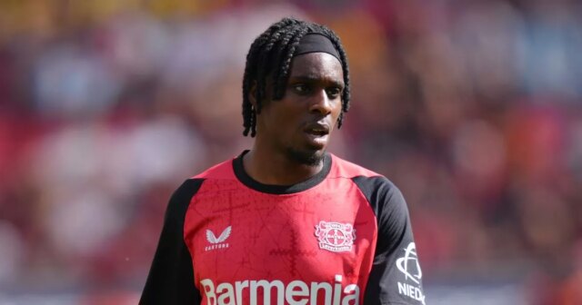 Micah Richards avertit Liverpool sur la stratégie de transfert «dur» Jeremie Frimpong
