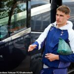Micky Van de Ven fotografoval v pondelok výcvik v Tottenham Hotspuri Enfield
